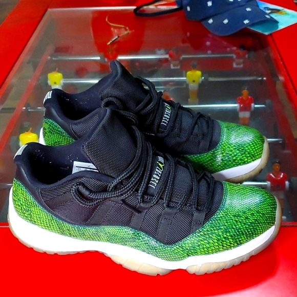 Air Jordan 11🐍 - Picture 3 of 9